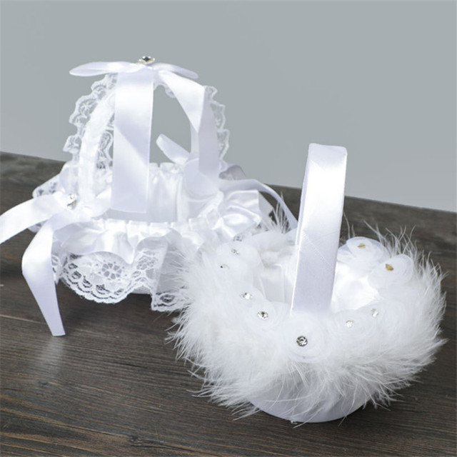 Biała koronkowa dekoracja ślubna w formie pluszowego kwiatu - Wianko - 5