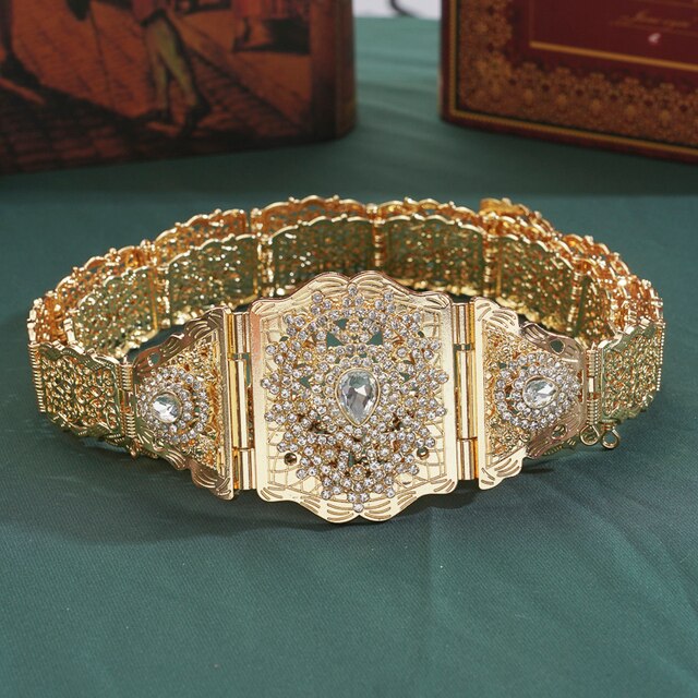 Zestaw biżuterii ślubnej w marokańskim stylu z naszyjnikiem perłowym, złotymi łańcuchami i talerzem zielono-czerwonymi strasami - Wianko - 6