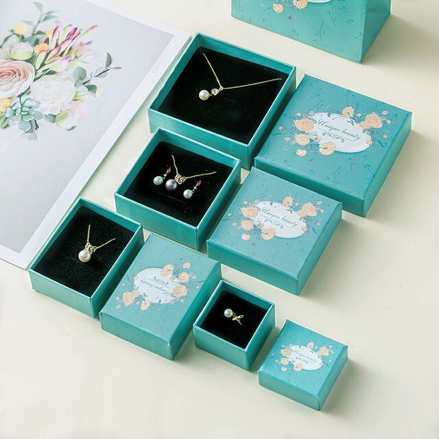 Kwadratowe pudełko z biżuterią, naszyjnikiem i stojakiem do kolczyków - wzory kwiatowe - Wianko - 4