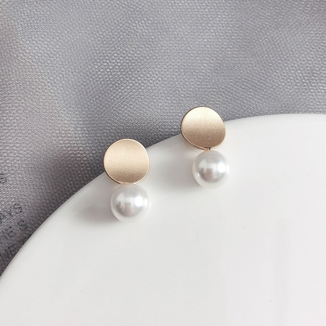 Perłowe klipsy na uszy - minimalistyczne, proste, okrągłe, białe perły symulacyjne - dla eleganckich kobiet - Wianko - 6