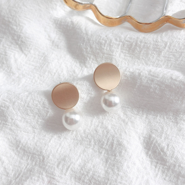 Perłowe klipsy na uszy - minimalistyczne, proste, okrągłe, białe perły symulacyjne - dla eleganckich kobiet - Wianko - 7