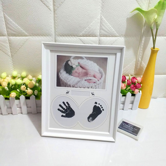 Ramka na zdjęcia dziecka z odciskiem dłoni i stóp - zestaw noworodka - Wianko - 1