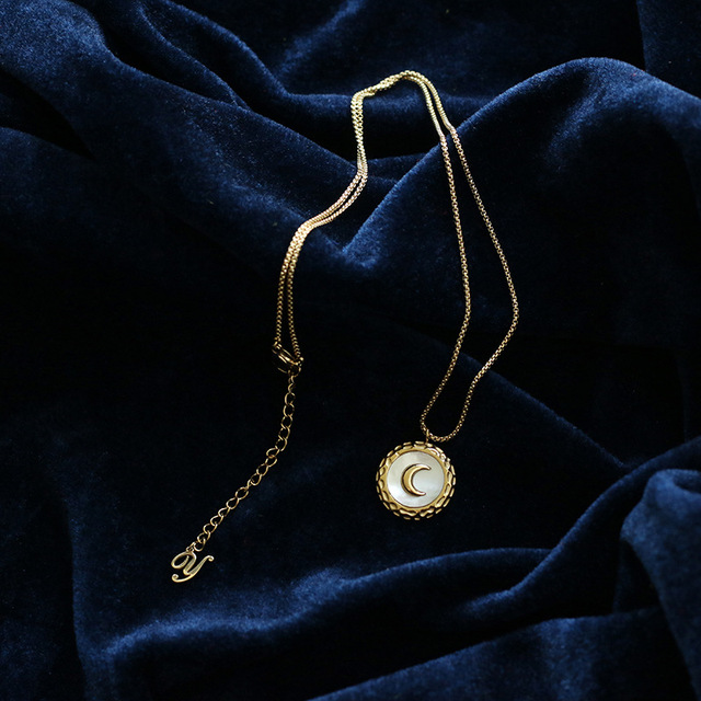 Naszyjnik choker z tytanową powłoką, projektantka biżuterii ze stali nierdzewnej z wisiorkiem księżyca, styl Runway Glam Boho - Wianko - 4