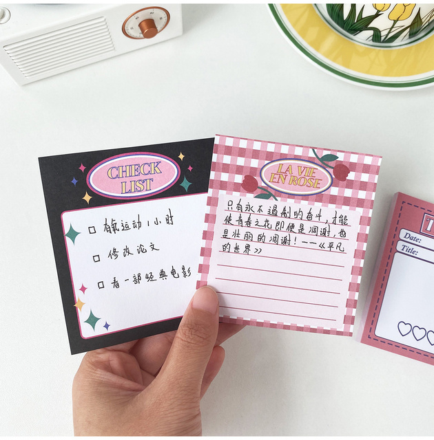 Pięćdziesiąt arkuszy różowych karteczek do notowania w małym notatniku z kreatywnymi naklejkami planującymi – szkolne materiały biurowe - Wianko - 17