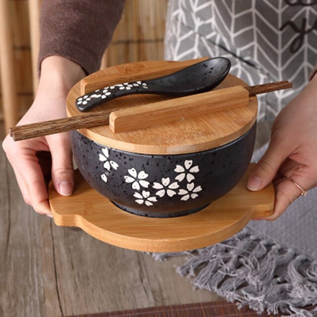 Japońska miska Instant Noodles ceramiczna z pokrywką i drewnianymi pałeczkami - Wianko - 1