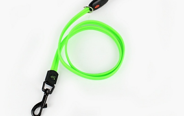 Pet Luminous - rozwijana smycz LED na USB dla psa z litową baterią i świetlistą obrożą - Wianko - 17