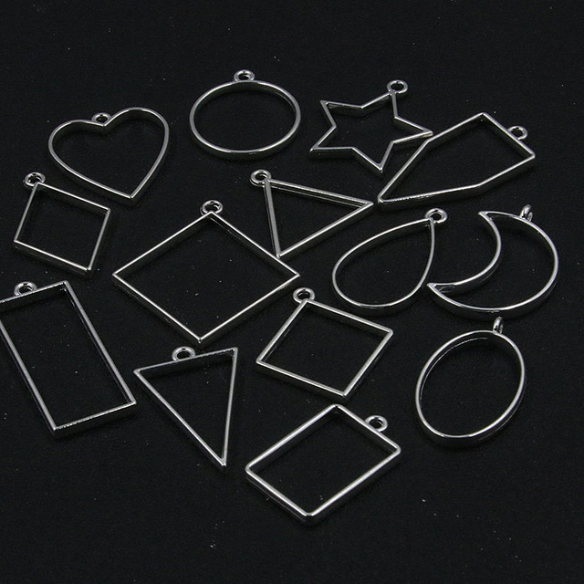 Wisiorek Hollow Geometria, 10 sztuk, losowe wzory, jasny srebrny, multi-style, plated biżuteria ze stopu - Wianko - 1