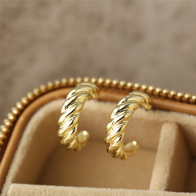 17KM Minimalistyczne złote kolczyki w kształcie koła Hoop dla kobiet - dodatek 2021, biżuteria na ślub i prezenty - Wianko - 3