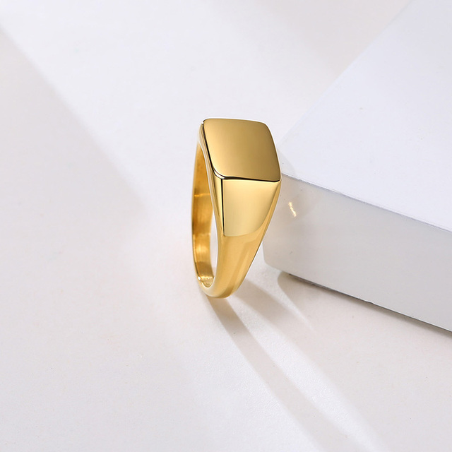 Personalizowany sygnet kwadratowy dla kobiet z wygrawerowanymi inicjałami - delikatny różowy pierścień ze złota - Wianko - 31