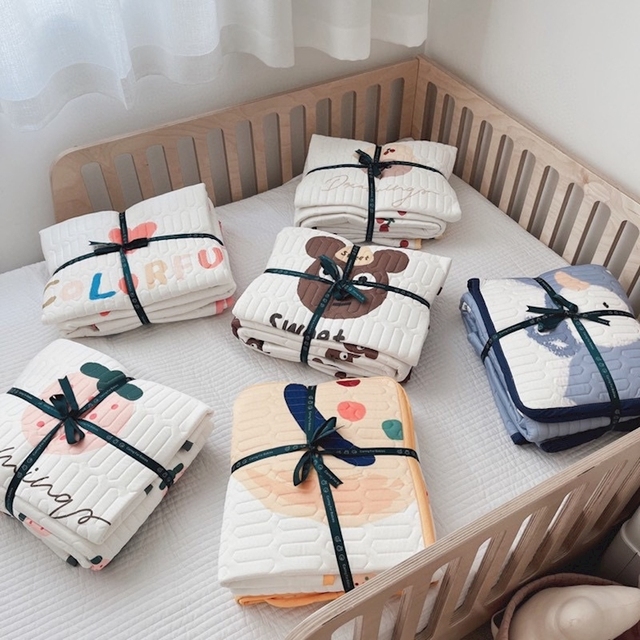 Koreańskie łóżeczko dla dziecka z lateksowym matem - fajne i słodkie dla chłopców i dziewczynek - dostawa gratis - Wianko - 2
