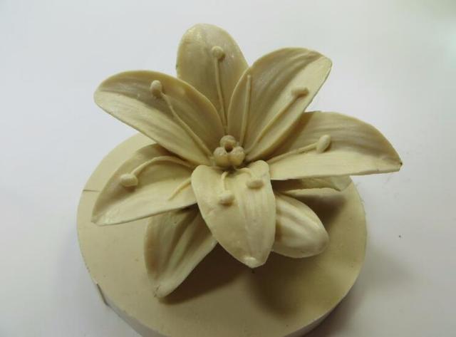 Forma silikonowa do ciasta Lily 3D + ślubne zdobienia kwiatowe + aromatyczne formy do mydeł i świec - Wianko - 6