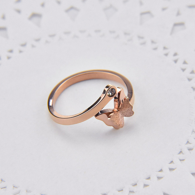 Różowy pierścień motylkowy z kryształami CZ, stal tytanowa, nowy produkt moda, biżuteria dla kobiet - Wianko - 3