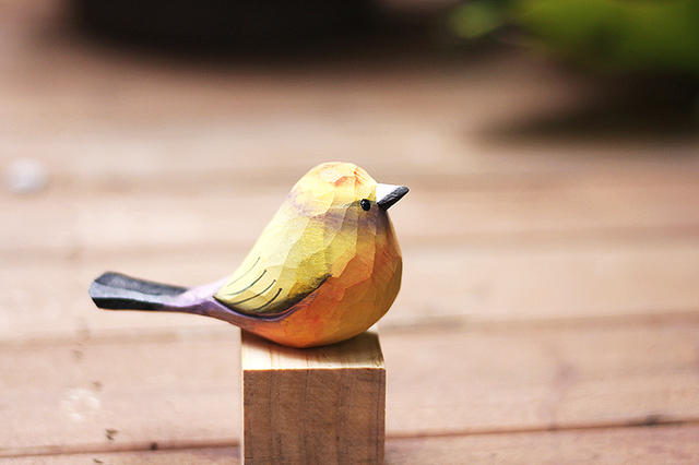 Ręcznie rzeźbiony drewniany kwiat ptaszek Warbler - kolorowa ozdoba w kategorii Figurki i miniatury - Wianko - 15