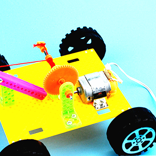 Zabawka naukowa DIY: Żuraw zdalnego sterowania - zestaw do składania, nauka fizyki, eksperymenty, prezent dla chłopca - Wianko - 5