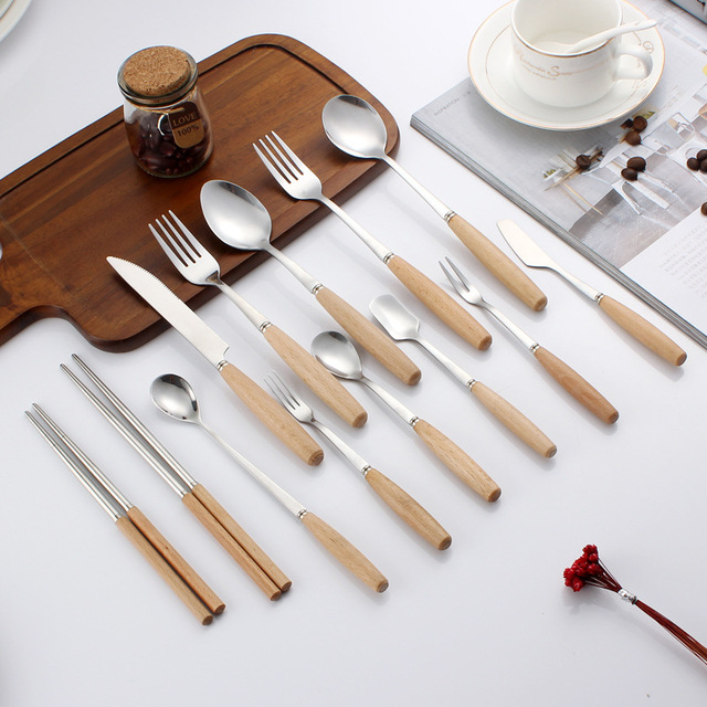 Drewniany zestaw obiadowy ze stali nierdzewnej - widelec, nóż i łyżka - Wianko - 1