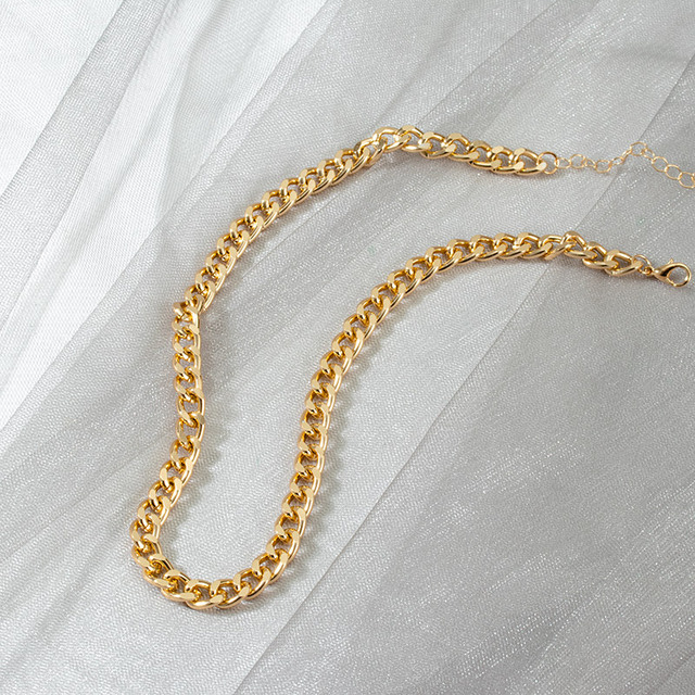 Naszyjnik w stylu vintage z perłami i łańcuszkiem - modny, gruby zamek metalowy - 2021 trend damska biżuteria - Wianko - 1