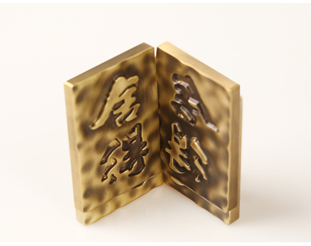 Mosiężne kwadratowe przyciski do papieru z rzeźbą kreatywną wykonane z metalu Xuan - wielofunkcyjne - Wianko - 3