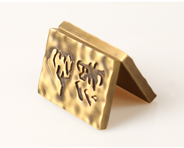 Mosiężne kwadratowe przyciski do papieru z rzeźbą kreatywną wykonane z metalu Xuan - wielofunkcyjne - Wianko - 7