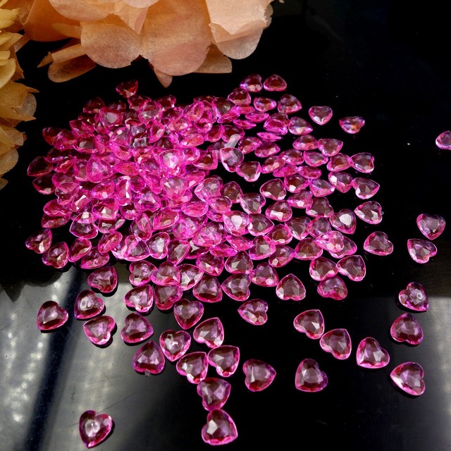 Akrylowe konfetti w kształcie serca z kryształowymi koralikami - dekoracje weselne, rocznica, impreza walentynkowa - Wianko - 3