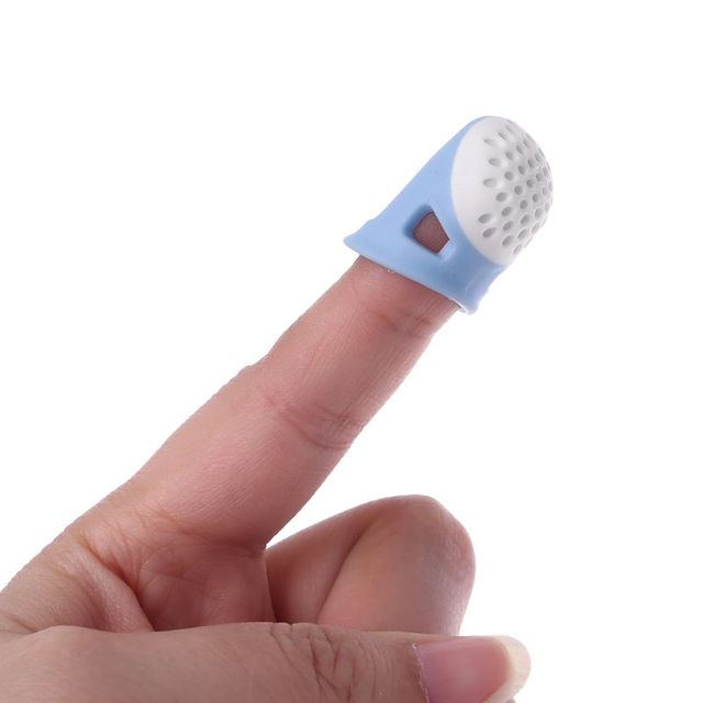 Naparstek ochronny na palce M/L z igłami silikonowymi do DIY, szycia i robótek ręcznych - Wianko - 4