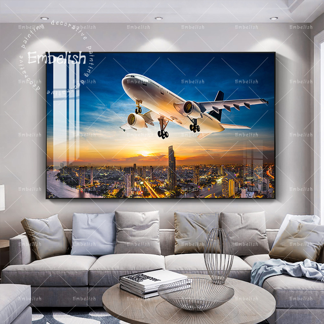 Obraz na płótnie - Samolot latający nad krajobrazem miejskim - Plakat ścienny do salonu i wystroju wnętrz - Wianko - 2
