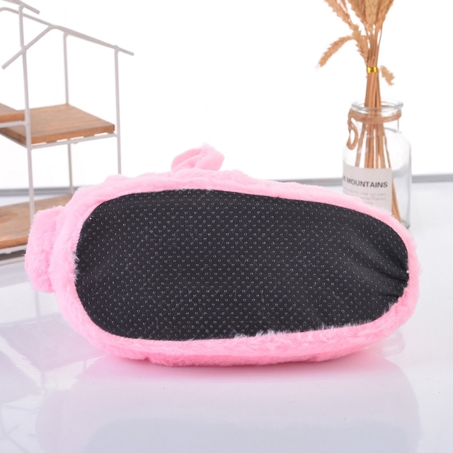 Kapcie pluszowe z motywem ślicznej Fuzzy świnii - antypoślizgowe, ciepłe, dla pań i dzieci - Wianko - 2