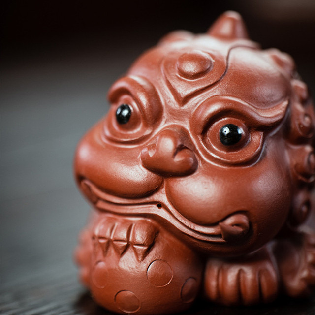 Figurka lwa z chińskiej purpurowej gliny - rzeźba zwierzęca dla szczęścia, handmade ozdoba na biurko, zestaw do herbaty, dekoracja domu, prezent - Wianko - 7