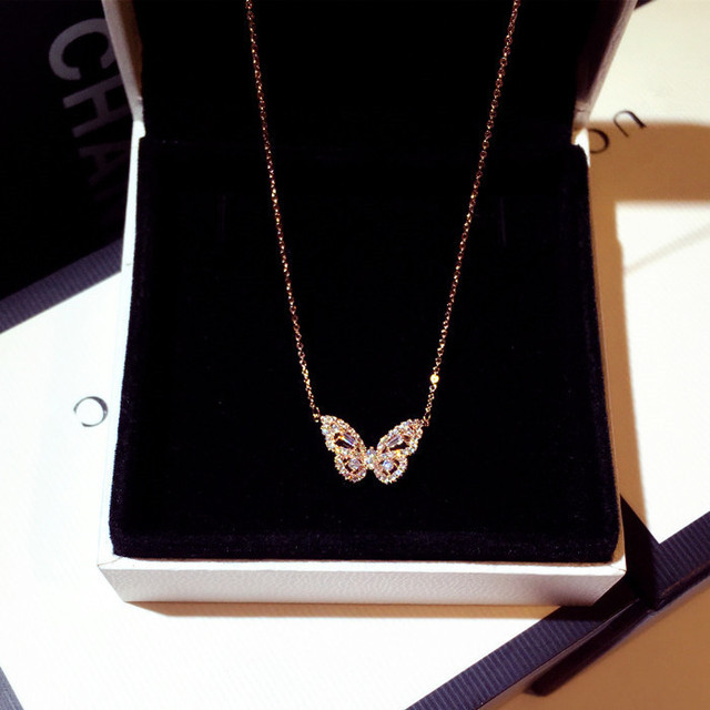 Długi naszyjnik z wisiorkiem z motylami w kolorze różowym, złotym i srebrnym - nowoczesna biżuteria dla kobiet - Wianko - 7