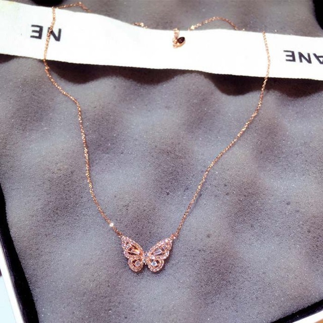 Długi naszyjnik z wisiorkiem z motylami w kolorze różowym, złotym i srebrnym - nowoczesna biżuteria dla kobiet - Wianko - 6