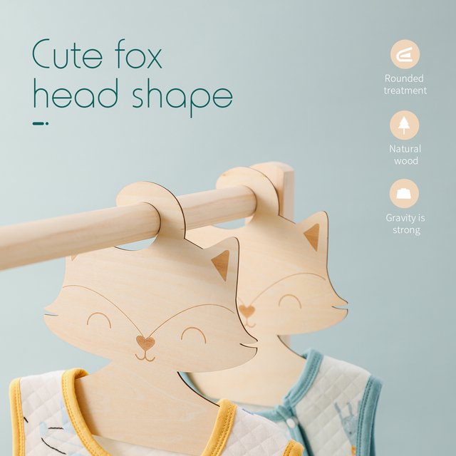 Drewniany wieszak na ubrania stylu skandynawskiego Fox dla niemowląt i dzieci - Wianko - 1