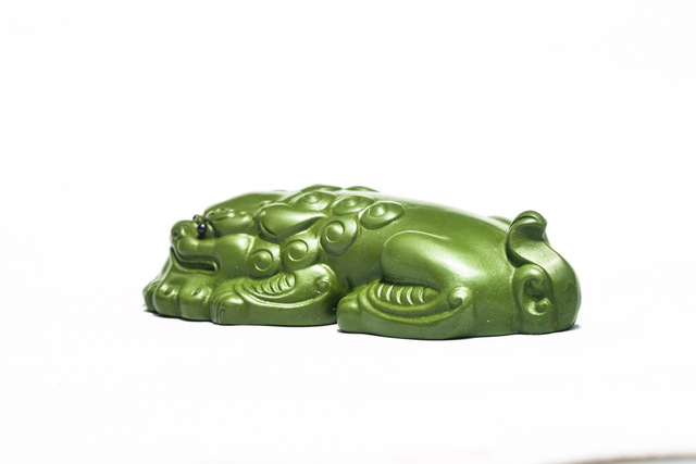 Rzeźba lew z chińską Yixing purpurową gliną - figurka zwierzątko - ozdoba ręcznie wykonana - zestaw herbaty - dekoracja prezent - Wianko - 2