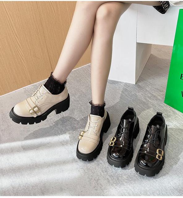 Kobiety: Brytyjskie małe skórzane buty JK na jesień/zimę 2021 - mokasyny na platformie, styl szkolny, rozmiar 33 - Wianko - 2