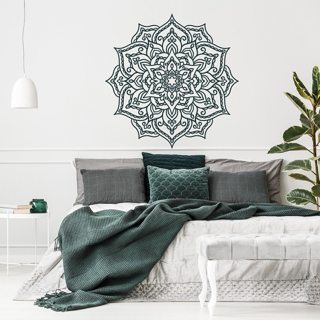Naklejka ścienna Mandala z kwiatów - dekoracja medytacyjna, styl marokański - Wianko - 2