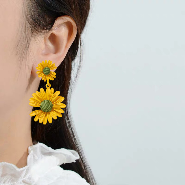 Kolczyki słodka miłość kolorowa mała stokrotka z błyszczącymi kwiatami drobne i eleganckie dla kobiet - Wianko - 2
