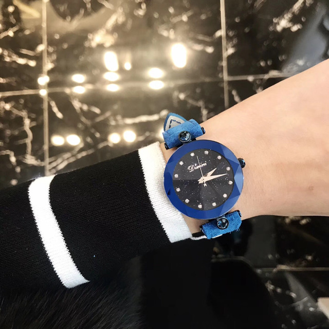 Zegarek damski niebieski wodoodporny z prawdziwym futrem skórzanym, zdobiony ciętymi szklanymi gwiazdami i kryształowym kwarcowym mechanizmem Montre Femme - Wianko - 3