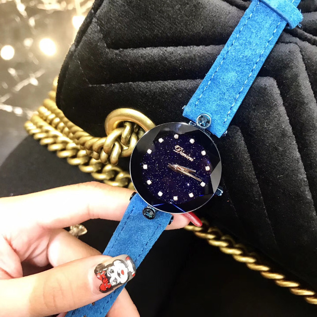 Zegarek damski niebieski wodoodporny z prawdziwym futrem skórzanym, zdobiony ciętymi szklanymi gwiazdami i kryształowym kwarcowym mechanizmem Montre Femme - Wianko - 4