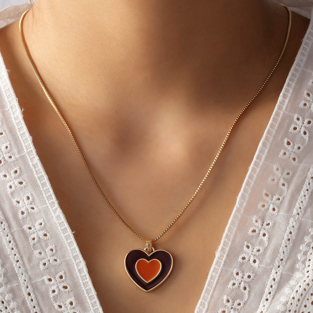 Naszyjnik złote serce Espresso - artystyczna biżuteria dla kobiet - Wianko - 2