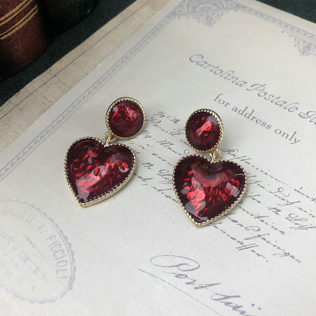 Kolczyki wiszące złote z emaliowanym czerwonym sercem w kształcie serca - Wianko - 3