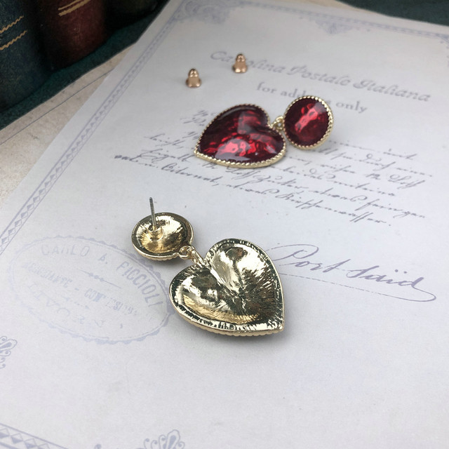 Kolczyki wiszące złote z emaliowanym czerwonym sercem w kształcie serca - Wianko - 4