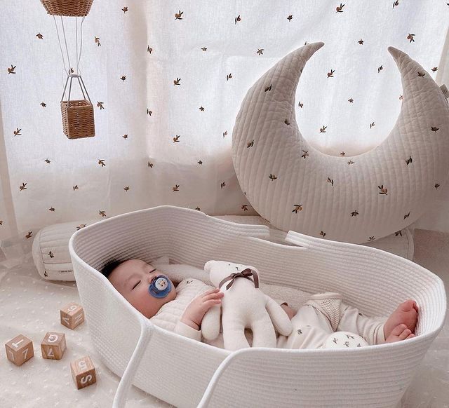 Łóżko turystyczne z koszem, stojakiem i materacem dla noworodka - Wianko - 10