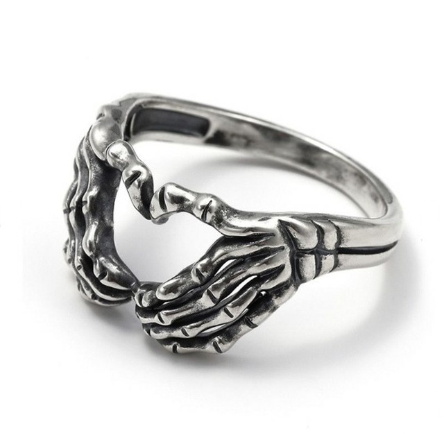 Pierścień męski gotyckiej ręki z czaszką i sercem, wykonany ręcznie z starożytnej srebrnej biżuterii rockowej dla rowerzystów - Wianko - 5
