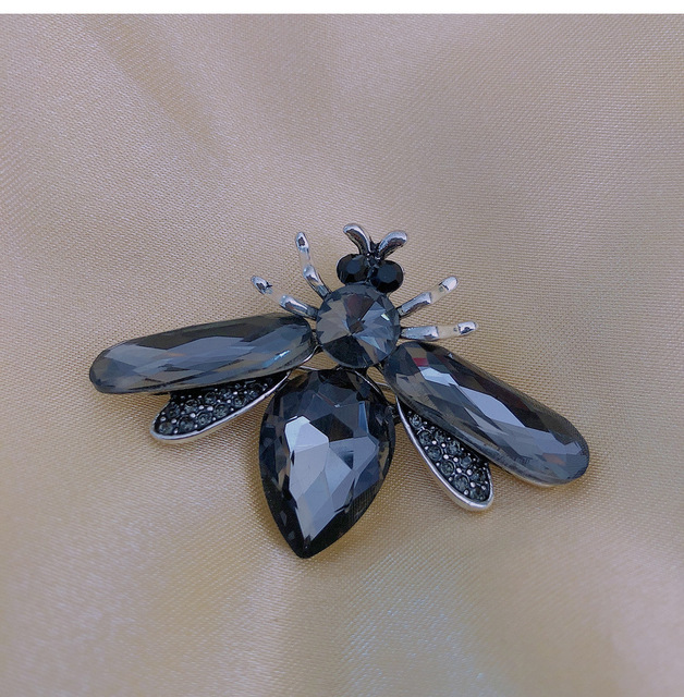 Czarny kryształ - śliczna broszka pszczoła ćma Pin, złoty kolor, dla kobiet - Wianko - 4