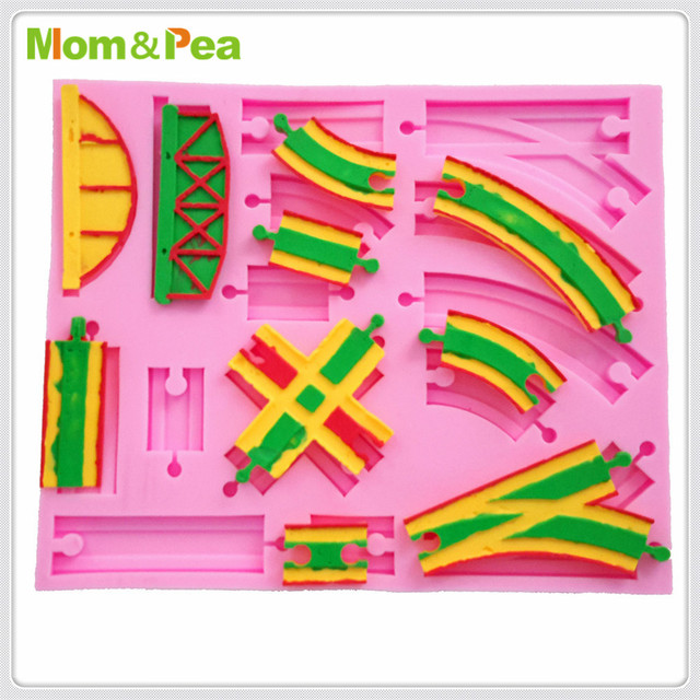 Narzędzie do dekoracji ciast Mom & Pea MPA1875 - forma silikonowa 3D do ciasta kremówki - Wianko - 1