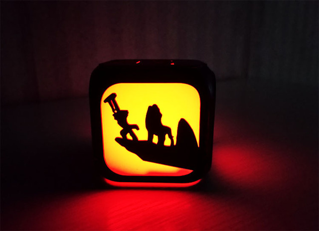 Budzik 3D z lampką nocną i zegarem elektronicznym Las Król Lew do pokoju dziecięcego i sypialni - Wianko - 2