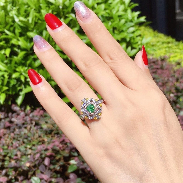 Pierścionek z zielonym kryształem szmaragdowym i diamentem - biżuteria z białego złota lub srebra dla kobiet - Wianko - 6