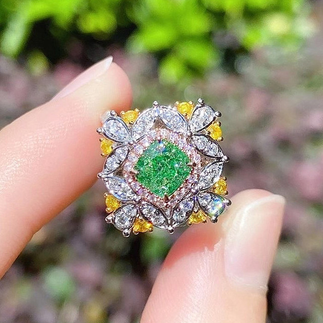 Pierścionek z zielonym kryształem szmaragdowym i diamentem - biżuteria z białego złota lub srebra dla kobiet - Wianko - 3