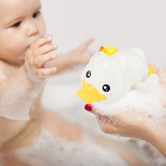 Zabawki do kąpieli dla niemowląt kąpiel dla dzieci bawiące się w wodzie kaczka na łańcuchu mechaniczna mała żółta kaczka wanienka zabawki do pływania - Wianko - 8