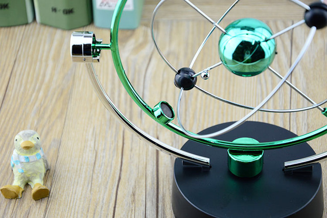 Eleganckie zielone elektryczne wahadło Newtona - dekoracja biurka dla dzieci - Wianko - 5