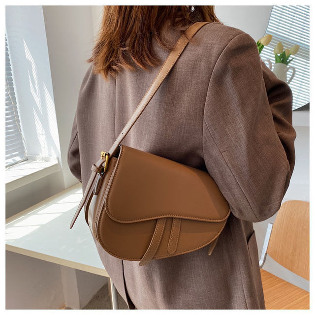 Skórzana torebka listonoszka na ramię dla kobiet w brązowym kolorze - Trend 2021 luksusowy projektant - Wianko - 15