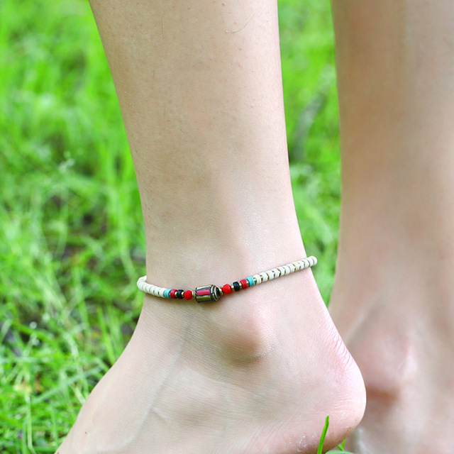 Ręcznie robiony łańcuszek na kostkę - prosty plażowy model koreański z perłą i dzwonkiem - ozdoba na stopę - Wianko - 3